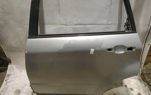 Subaru B9 Tribeca Rear door PILKOS
