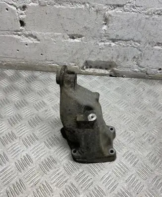 Mercedes-Benz C W204 Engine mounting bracket a6512233404