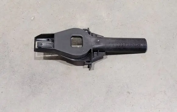 Audi Q5 SQ5 8R Radiator mount bracket 8K0805201
