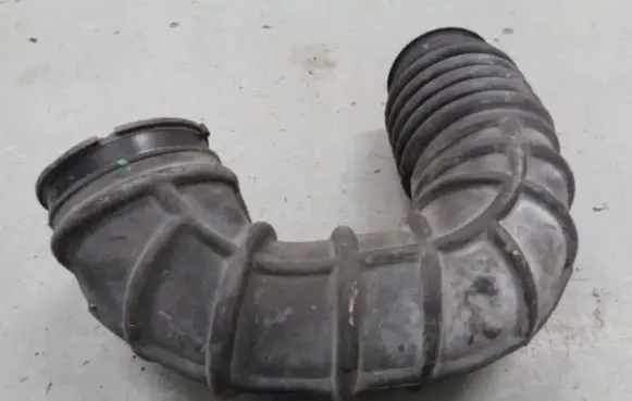 Ford Fiesta Coolant pipe/hose 