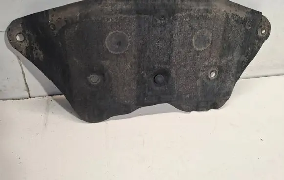 Volvo V60 Engine splash shield/under tray 31280820