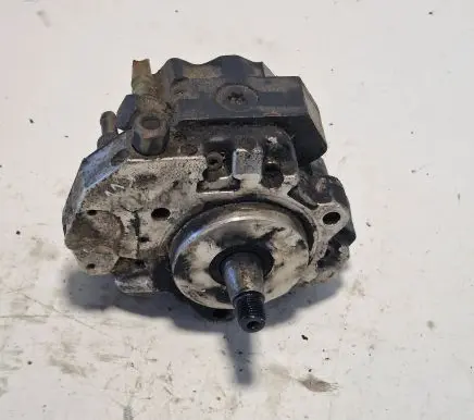 BMW 3 E46 Fuel injection high pressure pump 7788670 107185 0445010045
