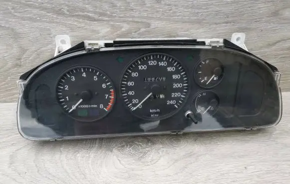 Mazda 323 F Speedometer (instrument cluster) 69719070