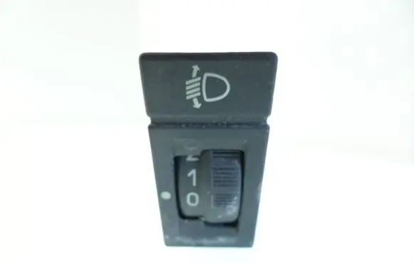Peugeot 406 Headlight level height control switch B8132