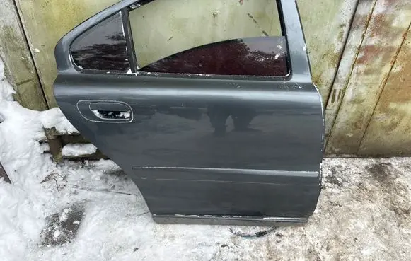 Volvo S60 Rear door 