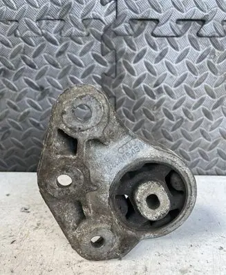 Audi A4 S4 B6 8E 8H Rear differential mounting bracket 8E0599125B