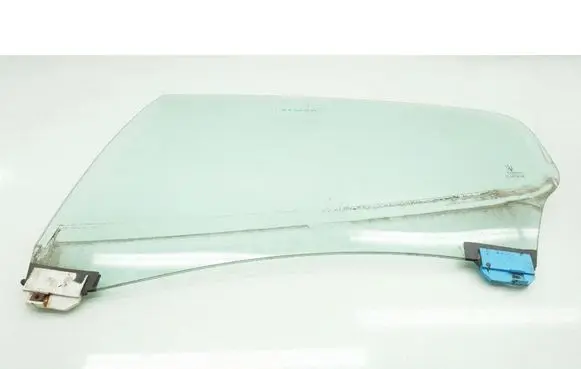 Maserati Quattroporte Rear door window glass 