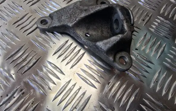 Audi A8 S8 D3 4E Gearbox mounting bracket 4E0399113AA