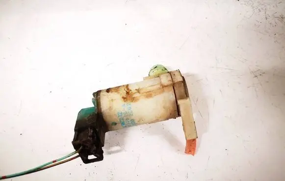 Nissan X-Trail T30 Windscreen/windshield washer pump 224616a 224616-a