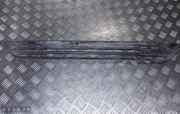 Ford Fiesta Front grill C1BB17K945AA