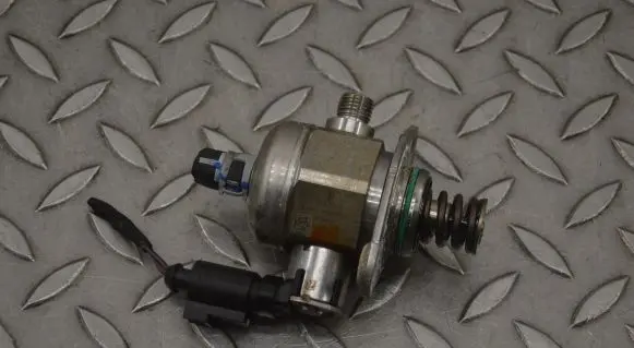 Porsche 911 991 Fuel injection high pressure pump 9A211031501