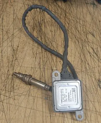 Mercedes-Benz V Class W447 Lambda probe sensor A0009050108