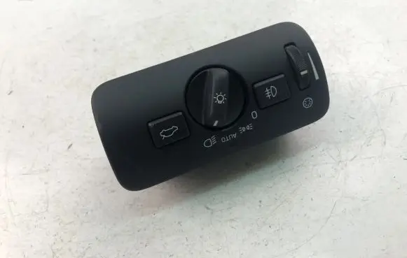 Volvo V40 Light switch 30739424