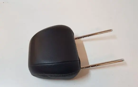 Ford Mustang VI Front seat headrest 