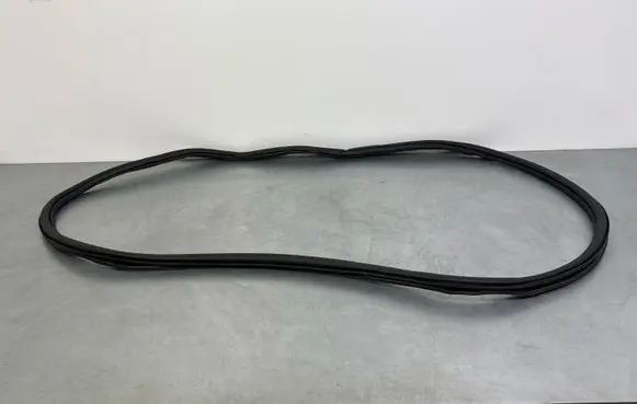 Volkswagen PASSAT B9 Rear door rubber seal (on body) 3J08679LL