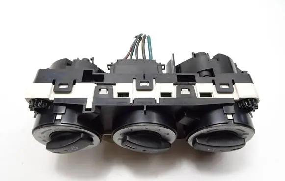 Mitsubishi Colt Climate control unit P7820A256H 69660071 EE257