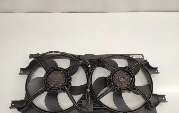 Chrysler 300M Radiator cooling fan shroud 4758291 834031219 T831AA2889