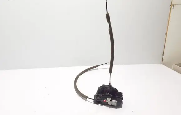 Nissan Qashqai Rear door lock 825004EA2A