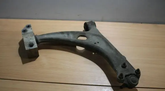 Volkswagen PASSAT B6 Front control arm