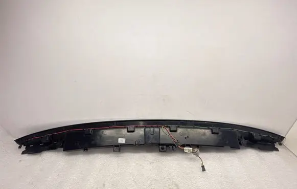 Tailgate/trunk spoiler