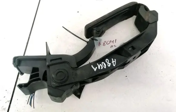 Mercedes-Benz CLS C219 Accelerator throttle pedal A2113000604