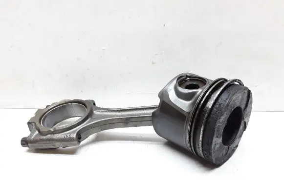 Volvo V70 Piston with connecting rod