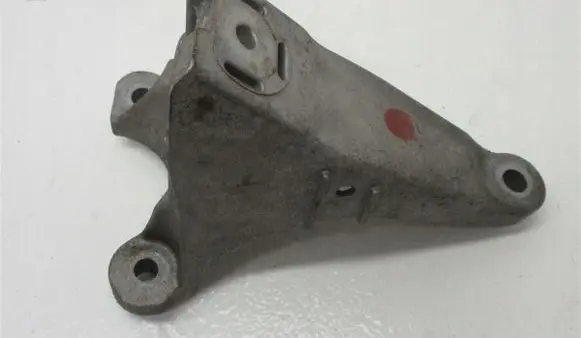 Audi A4 S4 B5 8D Engine mounting bracket