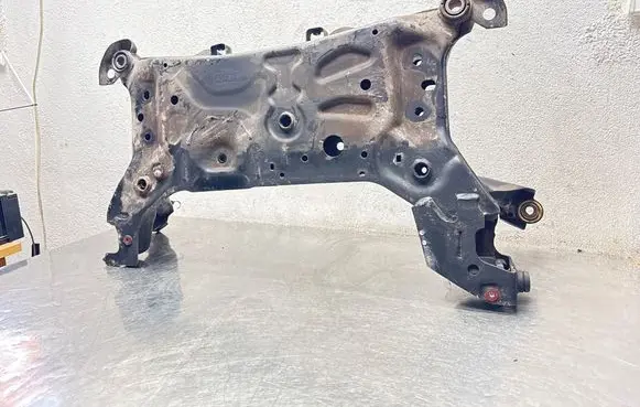 Volvo V40 Front subframe T033A A13193FS0396 2756639