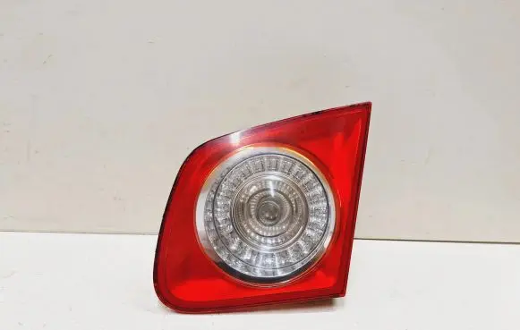 Volkswagen Jetta V Tailgate rear/tail lights 1K5945094 983152