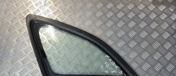 Rear vent window glass