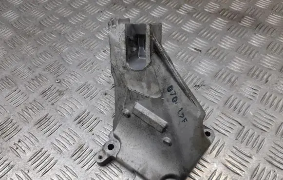 Mercedes-Benz CLS C218 X218 Engine mounting bracket A2782236404