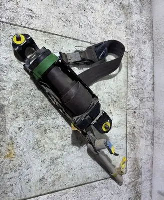 Volvo S60 Front seatbelt