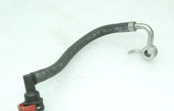 Toyota Avensis T250 Fuel injector supply line/pipe 2390126010