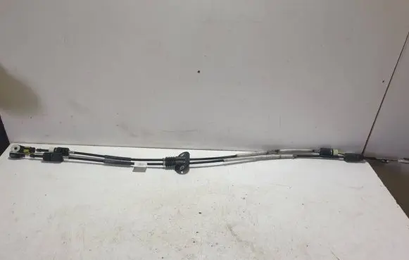 Volvo XC60 Gear shift cable linkage 4YTA126 24022017