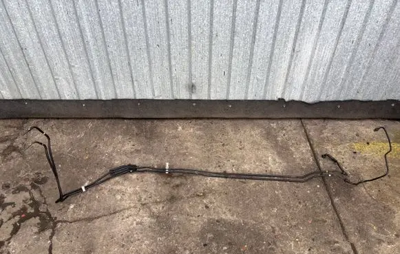 Suzuki Swift III Fuel line pipe