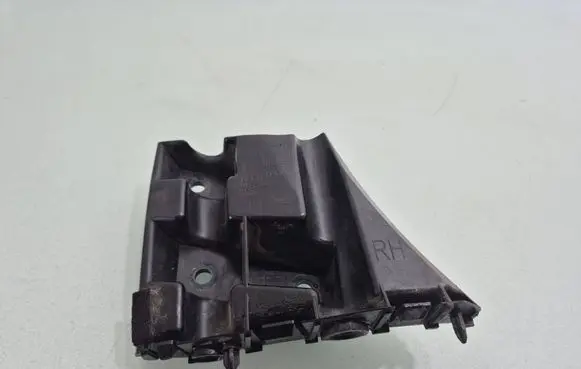 Volvo V40 Front bumper mounting bracket 31395102