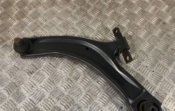 Nissan Qashqai Front lower control arm/wishbone 
