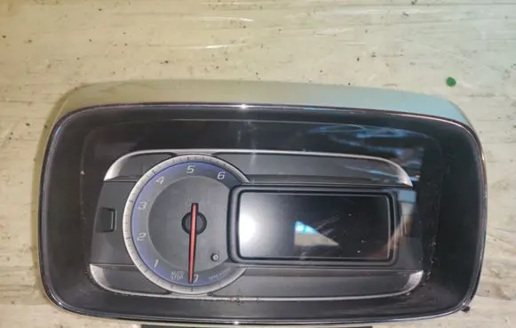 Chevrolet Trax Speedometer (instrument cluster) 95327809