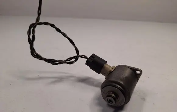 BMW 5 E60 E61 Hydraulic servotronic pressure valve 32106788658 32106767410