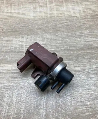 Volvo S40 Turbo solenoid valve 70096602 9650098380