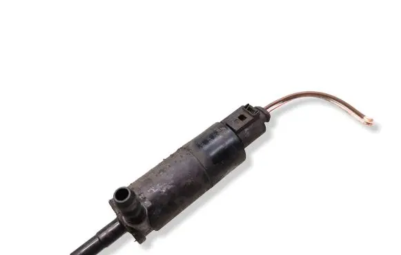 Volkswagen Golf Plus Headlight washer pump 3B7955681
