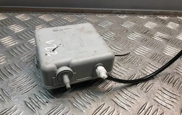 Mercedes-Benz S W221 Vacuum air tank A1708050019