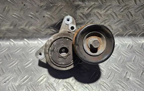 Honda CR-V Generator/alternator belt tensioner