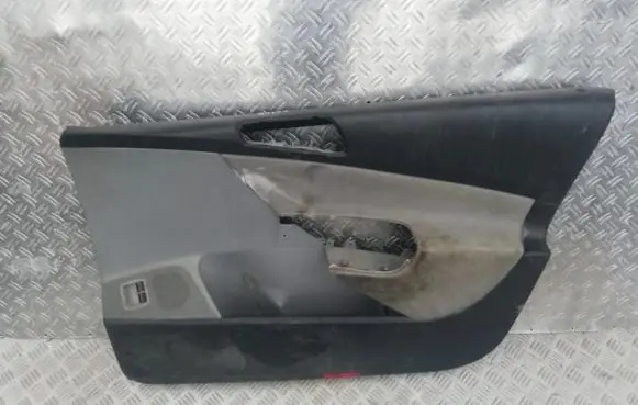 Volkswagen PASSAT B6 Front door card panel trim 3c2867012