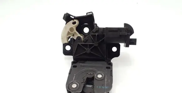 Tailgate/trunk/boot lock/catch/latch