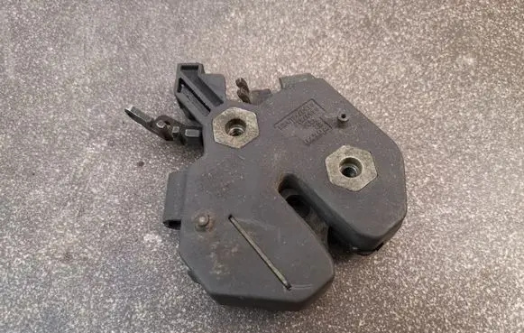 Volvo XC70 Engine bonnet/hood lock/catch 9483765