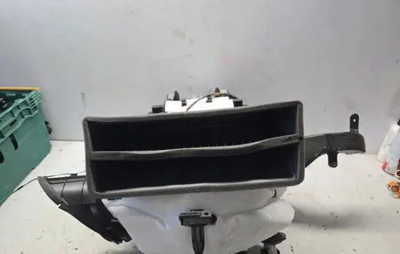 Opel Crossland X Interior heater climate box assembly YP00000380