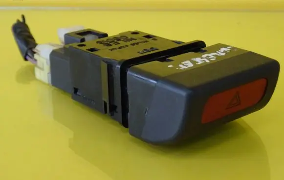 Subaru Forester SF Hazard light switch 06016 NILES06016