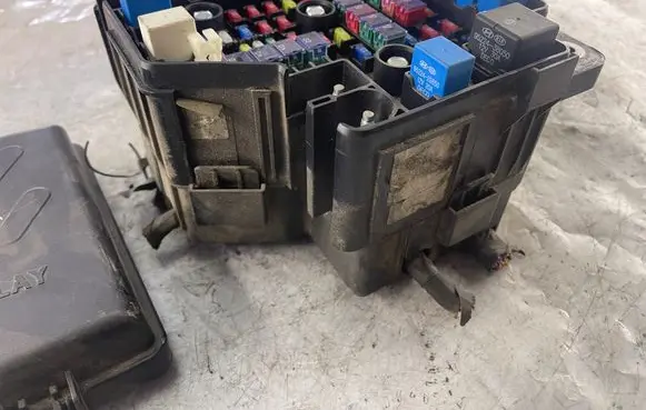 Hyundai Santa Fe Fuse module