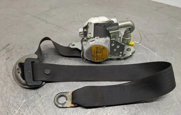 Toyota RAV 4 (XA30) Front seatbelt 7Q2340P 766079
